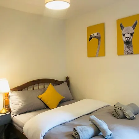 Spacious Centre Flat Free Parking& Superfast Wifi * Edinburgh