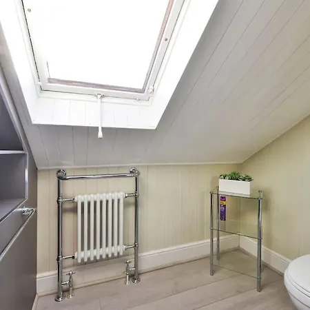 George Iv Bridge - Superbly Located 3 Bedroom! * Edimburgo