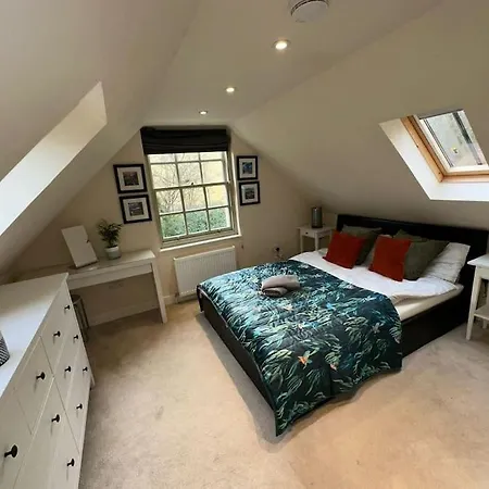 The Gate House - 3 Bed & Parking 别墅 *