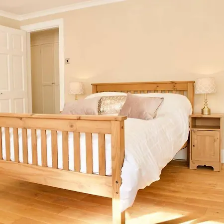 Arthur St - Spacious 3br House W Parking In Leith * Edimburgo