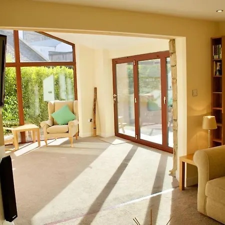 Arthur St - Spacious 3br House W Parking In Leith Apartament