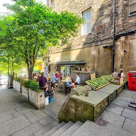 Modern Flat With Views By The Royal Mile