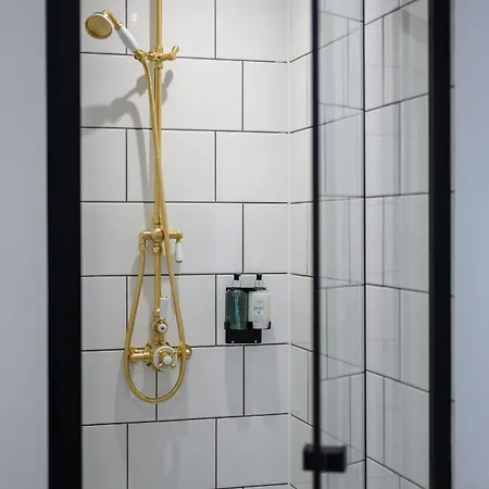 Queen Charlotte 3* Edimburgo