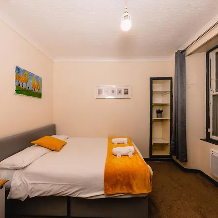 Cozy Old Town 4 Bedrm *