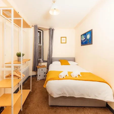 Cozy Old Town 4 Bedrm