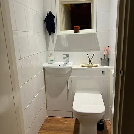 Two Bedroom With Free Side Street Parking 24 * Edinburgh