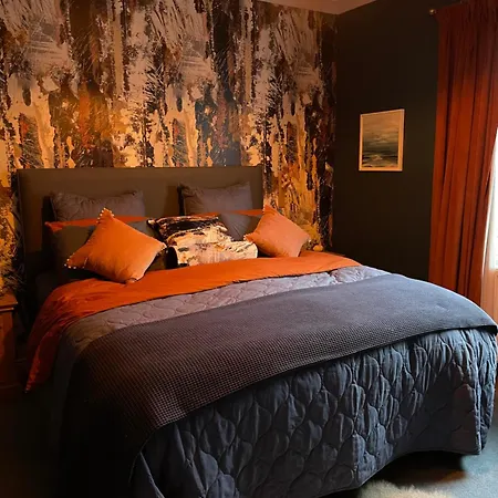 Ultra Stylish Furnished In Prázdninový dům *