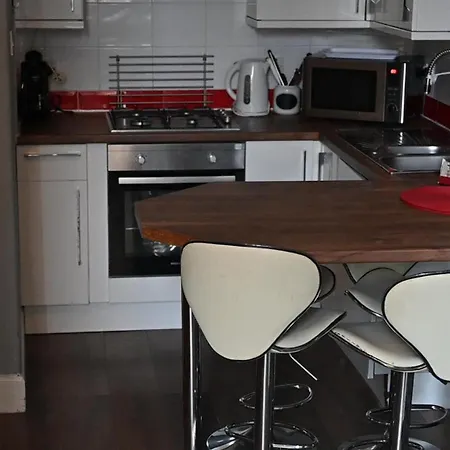 Warm 1 Bed By Holyrood Palace And Park! *