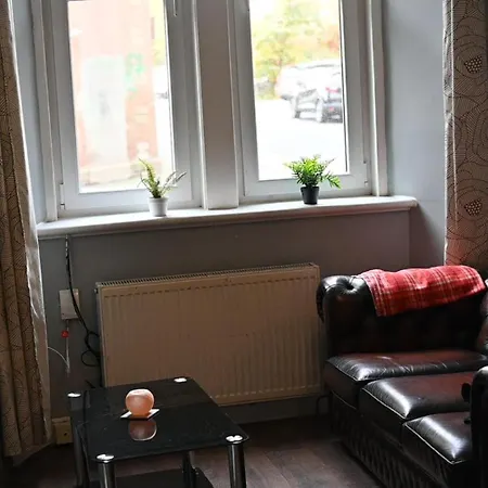 Warm 1 Bed By Holyrood Palace And Park! *