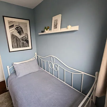 Single With Castle View *