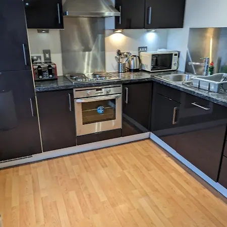 Modern 2 Bed With Stunning Seaside View 公寓