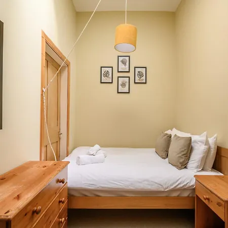 5-br 3-bth Newington - Modern & Spacious Edinburgh