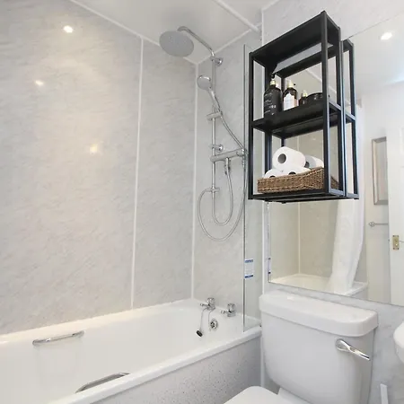 Apartment Stylish Flat Steps From Haymarket Station *