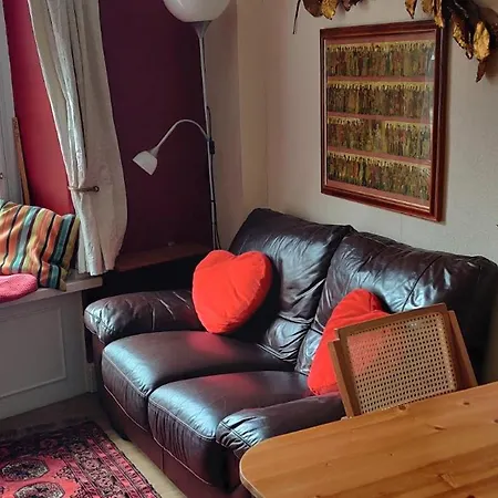 Royal Mile Apt, Just 1 Min From Castle!