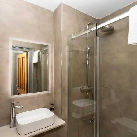 Aparthotel Mono New Town 3*