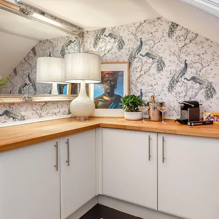 Stylish Victorian Apartment's Close To The Botanical Gardens, Free Parking! 아파트 *
