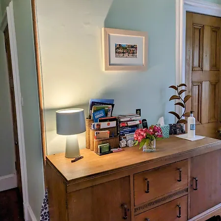 Mccrae's Bed & Breakfast