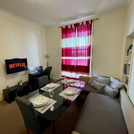 Comfy 2 Bedroom Flat Near City Center Apartment Edinburgh