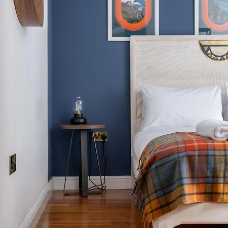 89 The Merchants- Chic By The House Of Danu 4* Edinburgh