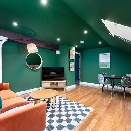 89 The Merchants- Chic By The House Of Danu Edinburgh