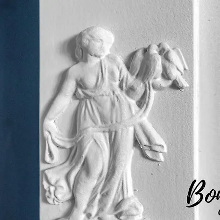 Apartment Voltaire - New Town 3br-2ba, Castle Street By Bonjour Residences *