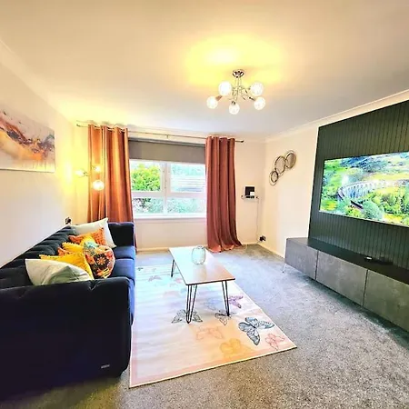 Apartmán Lovely 3 Bedroom By Sensational Short Lets & Service With 6 Beds