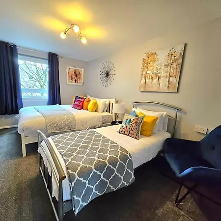 Apartmán Lovely 3 Bedroom By Sensational Short Lets & Service With 6 Beds *