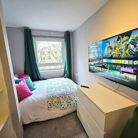 Apartmán Lovely 3 Bedroom By Sensational Short Lets & Service With 6 Beds Edinburgh