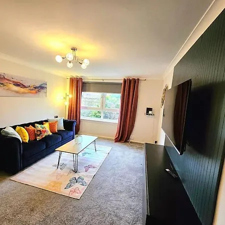 Lovely 3 Bedroom By Sensational Short Lets & Service With 6 Beds Edinburgh