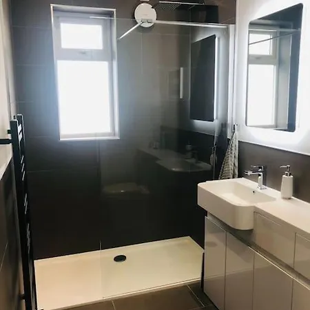 Kaimes Kip: Stylish Five Bedroom *