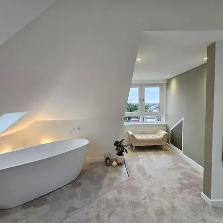 Kaimes Kip: Stylish Five Bedroom * Edinburgh