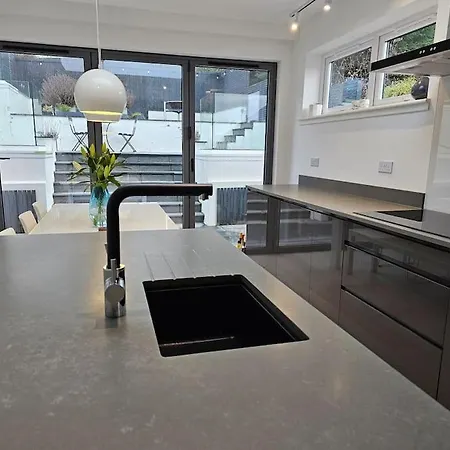 Prázdninový dům Kaimes Kip: Stylish Five Bedroom *