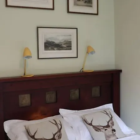 Stylish Victorian For Two In 에든버러
