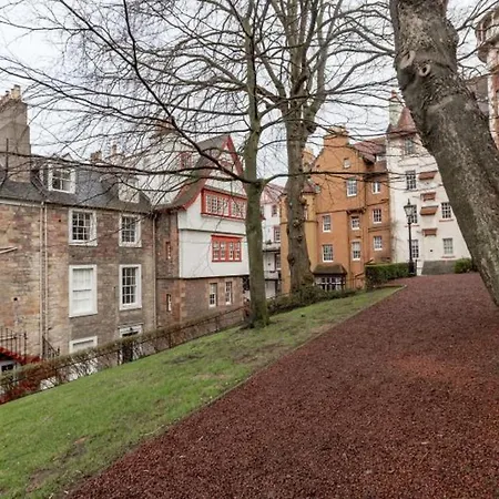 Flat On Ramsay Edinburgh