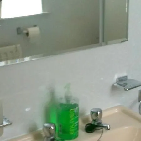 Almond House 에든버러