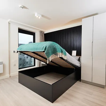 דירה Joivy At Iona Street - Adults Only *