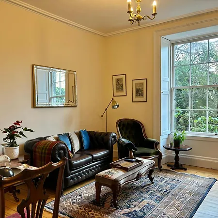 Cosy Georgian Flat