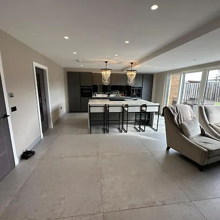 Riversdale House Next To Murrayfield Stadium Edinburgh