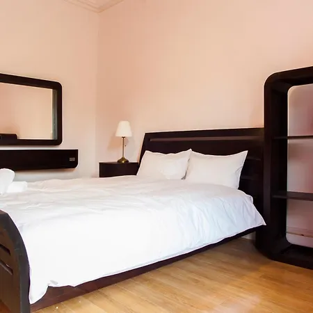 My Meadows, City Centre Apartment, Sunny&spacious Edinburgh