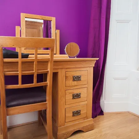 My Meadows, City Centre Apartment, Sunny&spacious Apartment *
