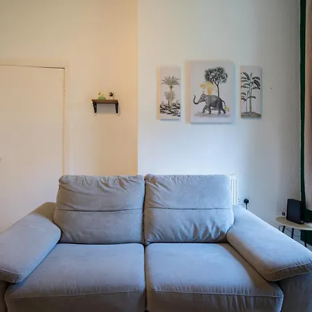 아파트 The Eden Apartment, Center 에든버러
