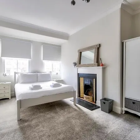Lejlighed Modern Royal Mile 2 Bed Flat - Pass The Keys Edinburgh