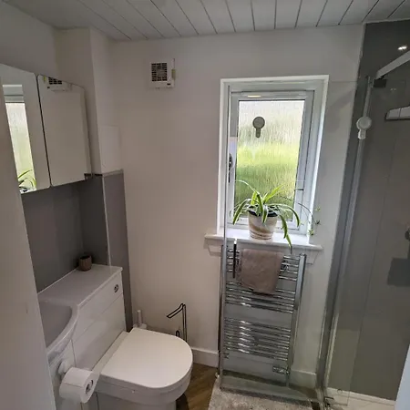 Δωμάτια σε οικογενειακή κατοικία En-suite Double With Private Entrance Εδιμβούργο