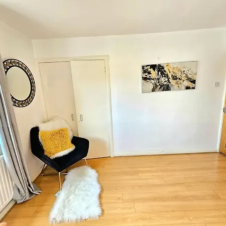 3 Bed House With 6 Beds By Sensational