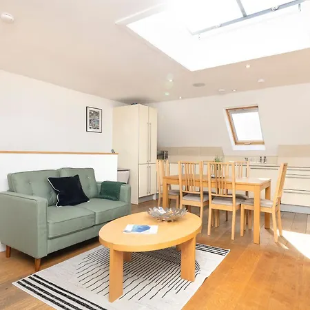 Ultra Sytlish West End Apt - Quiet Location * Edinburgh