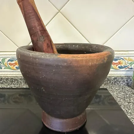 Dreghorn House 5 B-rooms 9 Beds 3 Toilets 2 Showers,1 Bath 2 Receiption Secure Free Parking 233 Wifi