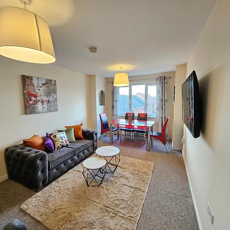 Lejlighed 2 Bed Apt, 4 Beds With Parking *