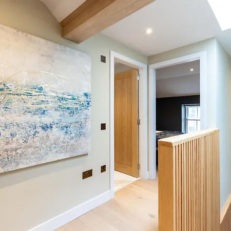 펜션 Dragon - Centre 2 Bed Luxury Mews House