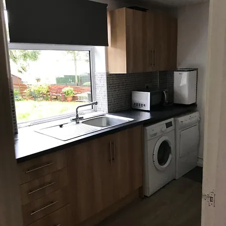 3 Double Bedrooms Free Parking * Edinburgh