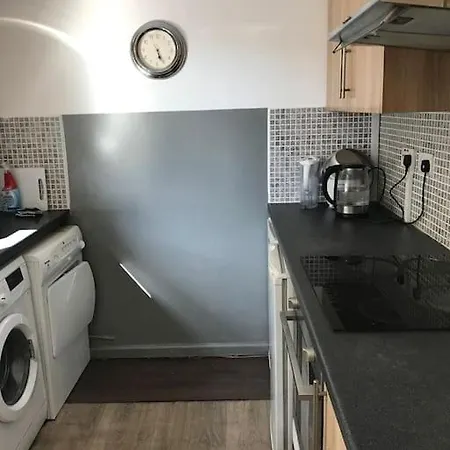 3 Double Bedrooms Free Parking Apartment Edinburgh